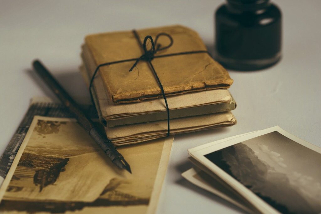 old letters, quill, old photos-1082299.jpg